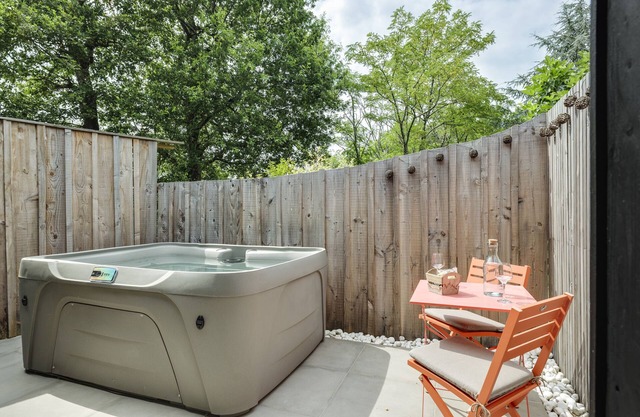Holiday Home 'L'Entre 2' with Private Terrace and Air Conditioning