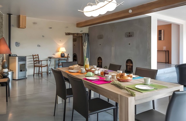 Holiday Home 'La Cave De Lami Vue Sur Vignoble' with Private Pool, Private Terrace and Wi-Fi