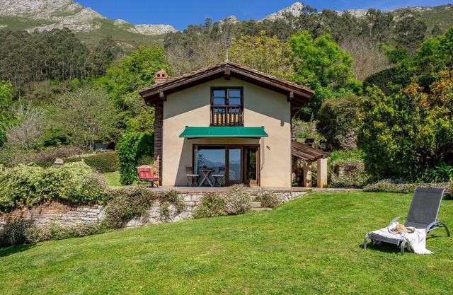 Holiday Home 'La Llosa Del Valle' with Mountain View, Private Terrace and Private Garden