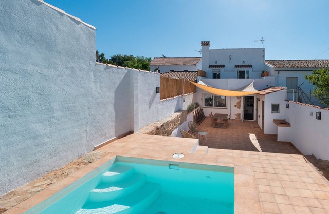 Holiday Home 'La Sierra Del Viento' with Mountain View, Private Pool and Wi-Fi