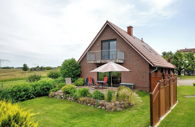 Holiday Home 'Large holiday home with lake view' with private terrace and Wi-Fi