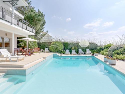 Holiday Home Les Pinasses by Interhome