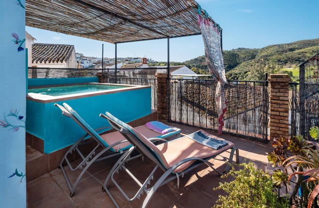 Holiday Home 'Luis' with Mountain View, Wi-Fi and Air Conditioning