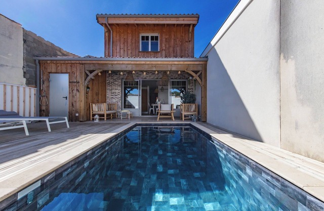 Holiday Home 'Maison De La Plage' with Private Pool, Wi-Fi and Air Conditioning