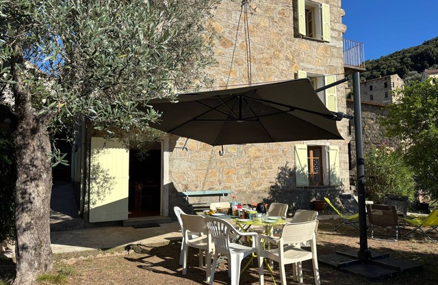 Holiday Home 'Maison De Jeannette' with Mountain View, Private Terrace and Wi-Fi