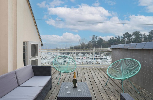 Holiday Home 'Maison Au Port De Lézardrieux' with Private Garden, Balcony and Wi-Fi