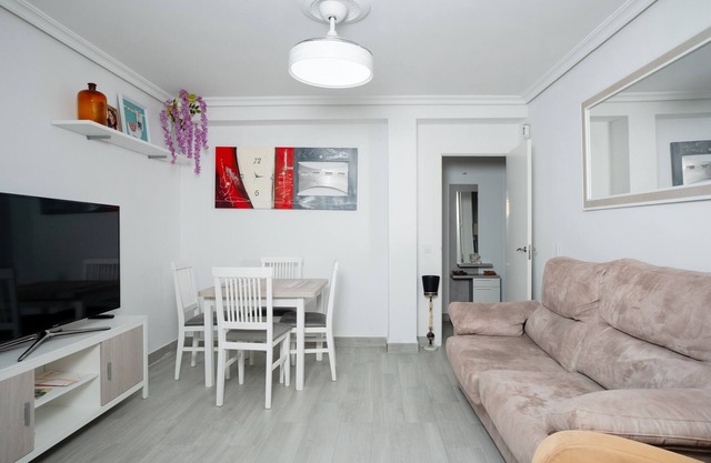 Holiday Home 'Piso En La Oliva Bien Comunicado' with Balcony, Wi-Fi and Air Conditioning