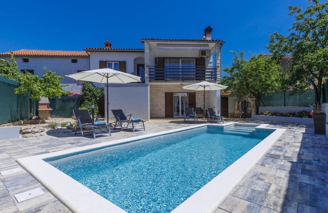 Holiday Home Reaa by Interhome