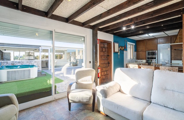 Holiday Home 'Refugio De Estrellas' with Mountain View, Wi-Fi and Air Conditioning