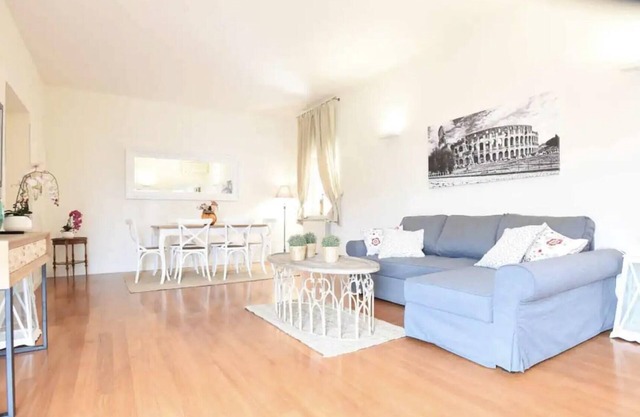 Holiday Home 'Romantic Apartment Metro Flaminio' with Wi-Fi and Air Conditioning