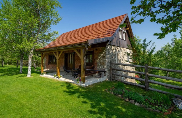 Holiday Home Sleme with jacuzzi, big garden and fireplace