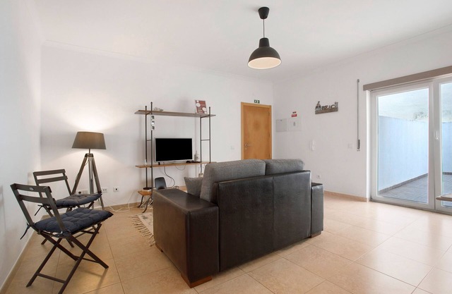 Holiday Home 'Tina House' with Private Terrace, Wi-Fi and Air Conditioning