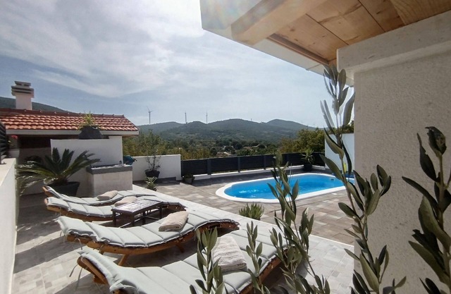 holiday home "Vacation house Luce" - private pool