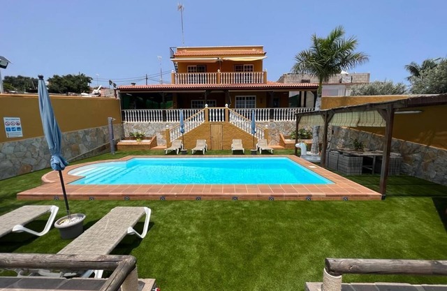 Holiday Home "Villa Christisay" with Sea View, Pool & Wi-Fi