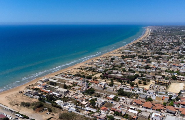Holiday Home 'Villa Sunshine' with Sea View, Private Terrace and Wi-Fi