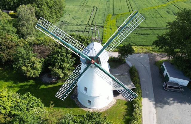 Holiday Home 'Windmill Betty by the North Sea' with Private Terrace, Private Garden and Wi-Fi