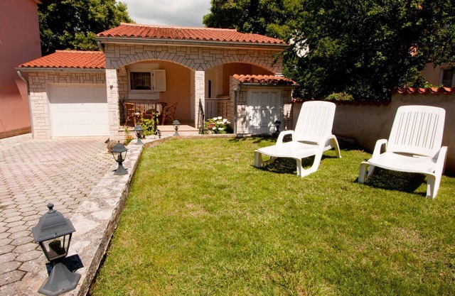 Holiday home with air conditioning