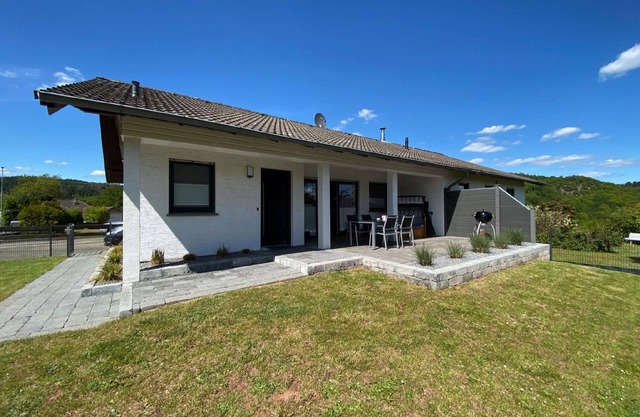 Holiday home with garden, barbecue and terrace