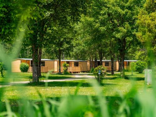 Holiday Home Wood Cube by Interhome