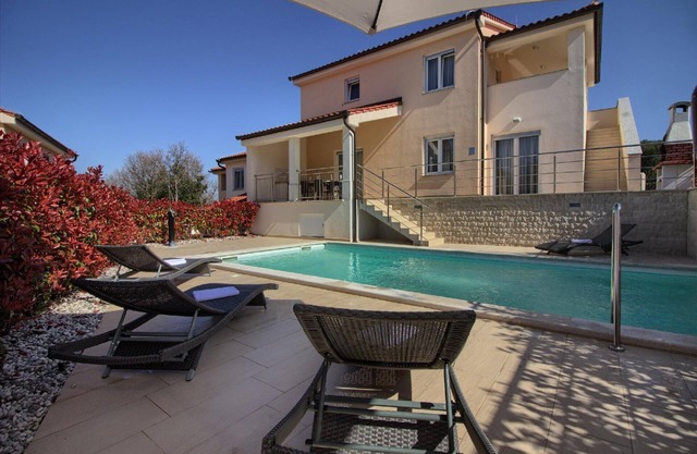 Holiday house Banjole for 1 - 20 persons with 8 bedrooms - Holiday home