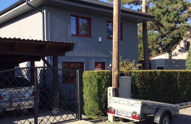 Holiday house Donaucity, whole house 4 rooms, 4 beds garden