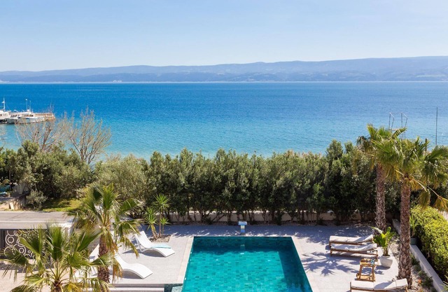 Holiday house Dugi Rat for 1 - 10 persons with 4 bedrooms - Holiday house