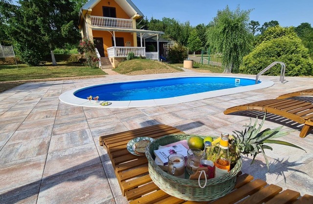 Holiday house for 4 persons + 1 child approx. 60 m² in Nova Kapela, Slavonia (Brod-Posavina County)