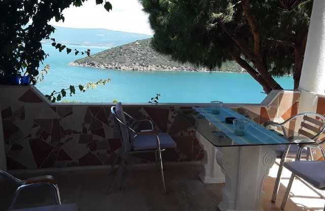 Holiday house Milas for 1 - 4 persons with 2 bedrooms - Holiday home