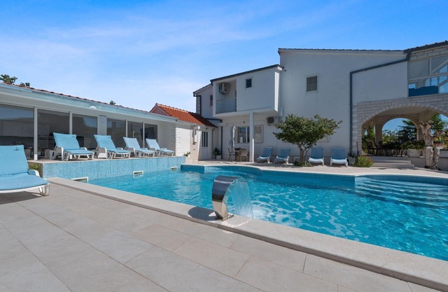 Holiday house Neoric for 1 - 12 persons with 5 bedrooms - Holiday house