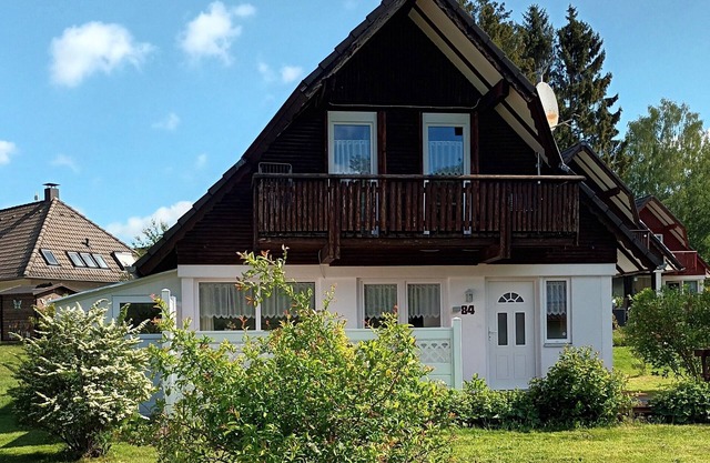 Holiday house on Silbersee with south-facing terrace, balcony and forest view