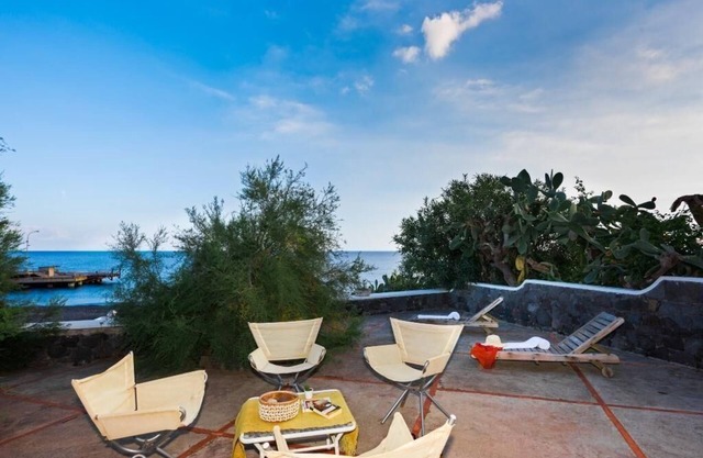 Holiday house Stromboli for 2 - 6 persons with 2 bedrooms - Holiday house