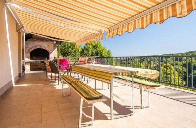 Holiday house with a parking space Samobor, Prigorje (K-21340)