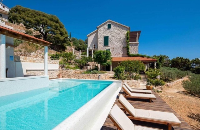 Holiday house with a swimming pool Sveta Nedilja, Hvar (K-22136)