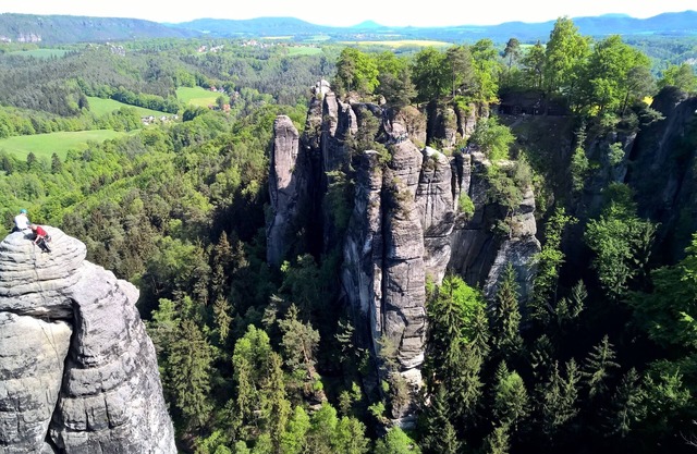 Holiday house with conservatory, fireplace and patio 'breakfast in the morning sun'