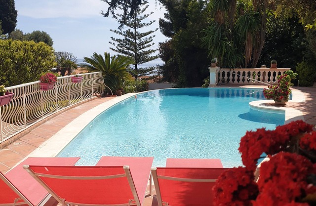 Holiday House with private pool and view. Monaco Cap d'Ail