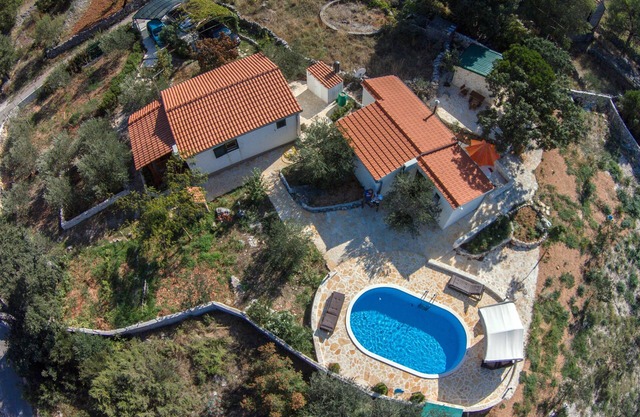 Holiday houses Pia 4+1,nature&privacy with huge garden