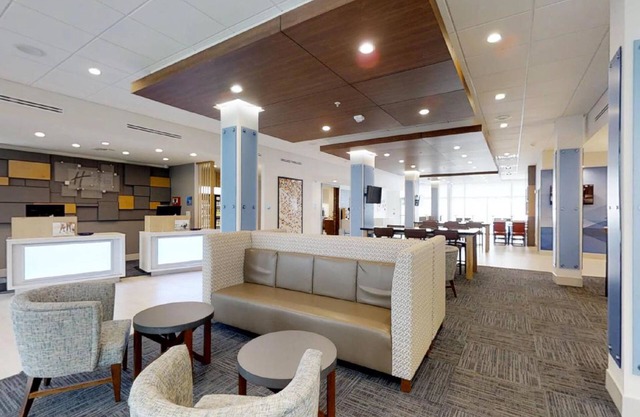 Holiday Inn Express & Suites Chalmette - New Orleans S by IHG