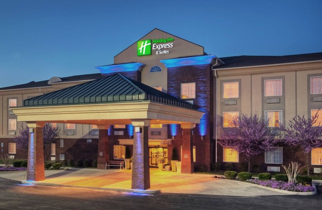 Holiday Inn Express & Suites Manchester by IHG