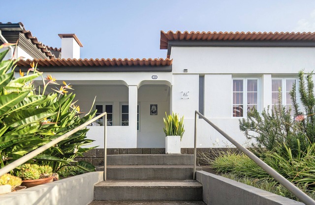 Holiday Home 'Bettencourt House' with Private Terrace, Private Garden and Wi-Fi