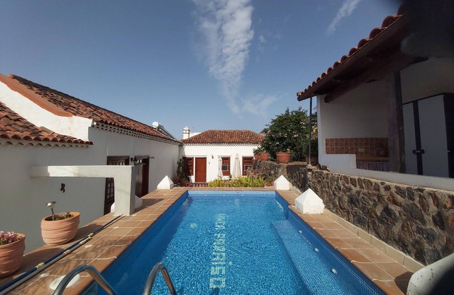 Holidays Tenerife breakfast inclusive wifi pool fr