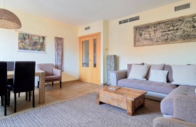 Holidays2Malaga Heroe de Sostoa with pool view