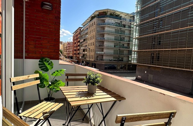 Holidays2Malaga Lebrija 3 bedroom & Terrace Next Train St