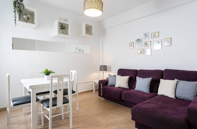 Holidays2Malaga Pasaje close Train Station AVE