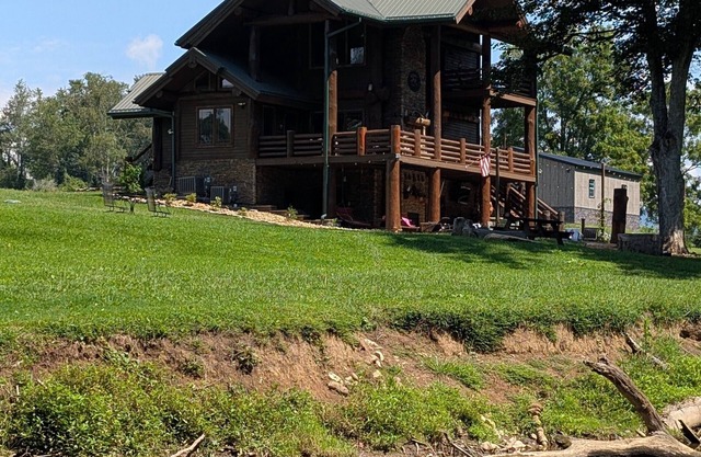 Holston River Lodge, Paradise on the River Fishing, Kayaking,Hot Tub,Wineries