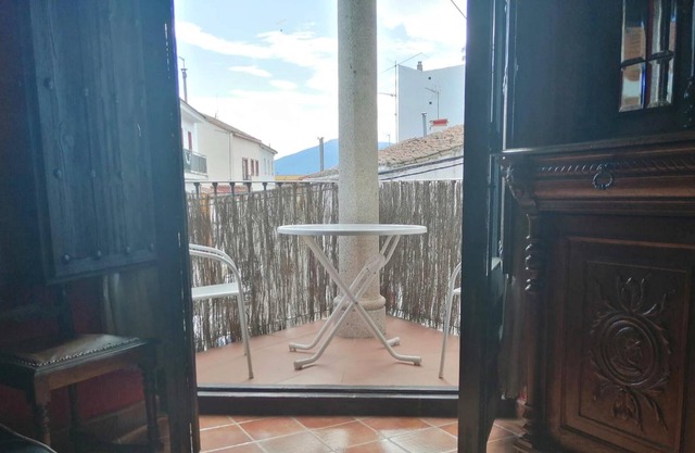 Homerez - Appartement for 5 ppl. with terrace at San Martín de Valdeiglesias