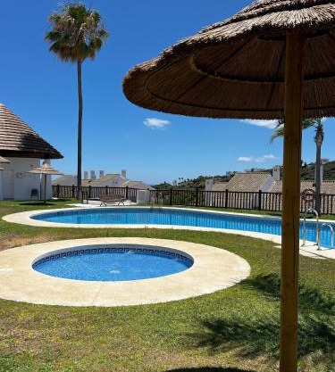 Home in Alcaidesa - sea & golf view with swimming pool