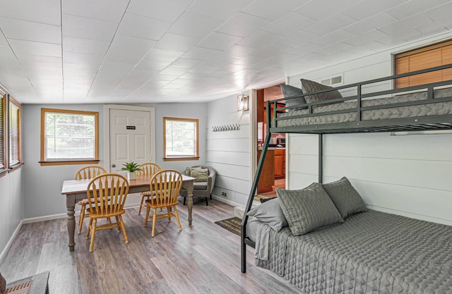 Home w/Bunkroom: 2 Mi to Hatfield & McCoy Trail