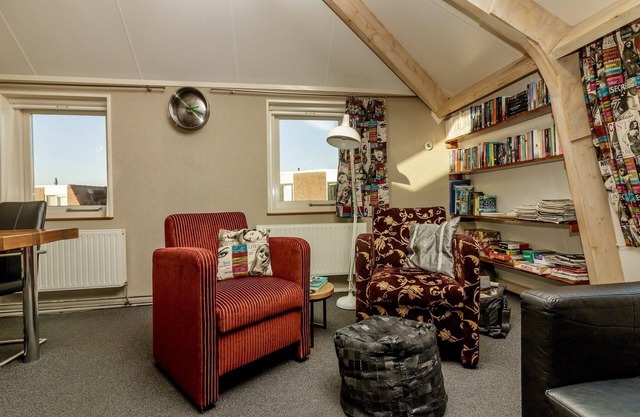 Home with Vinyls, Bikes and Waterways