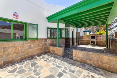 Home2Book Relaxing Órzola Getaway with BBQ