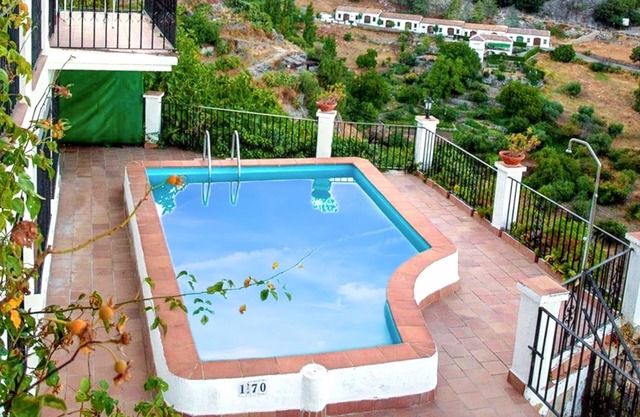 Homerez - Authentic Chalet in Grazalema with Private Pool